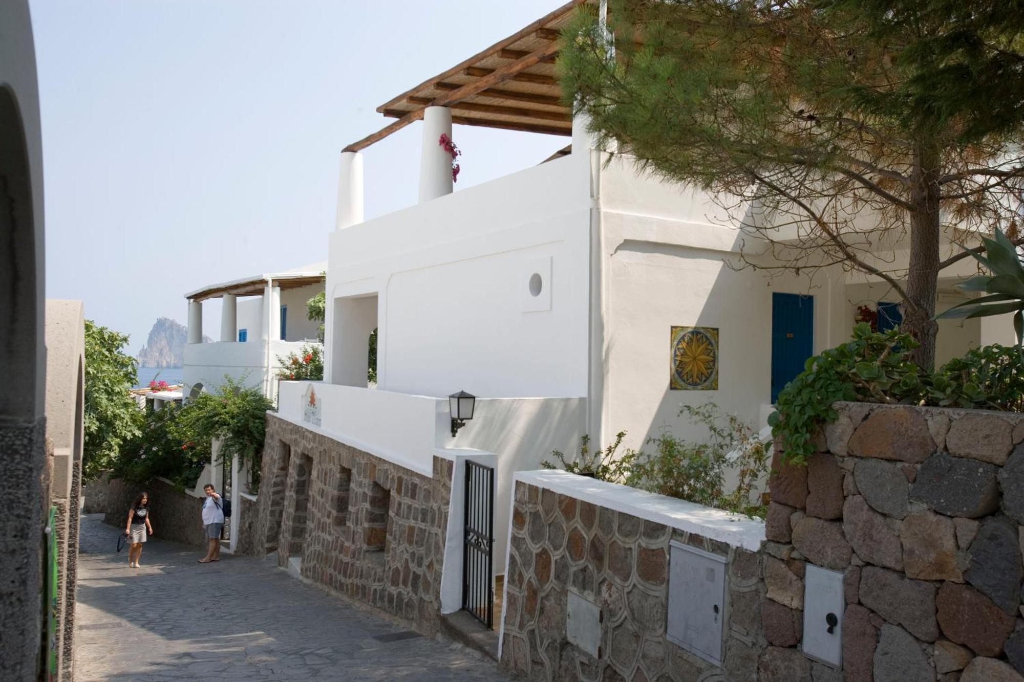 Hotel Tesoriero Panarea Exterior foto